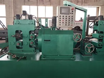 Mesin pengelupasan logam